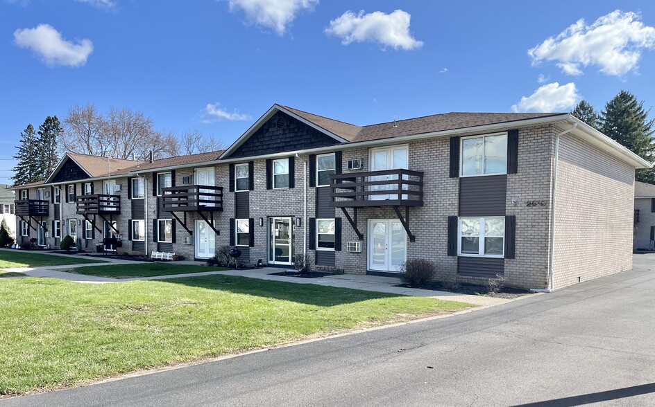 2600 Dewey Ave, Greece, NY à vendre - Photo de l’immeuble – Image 1 sur 6