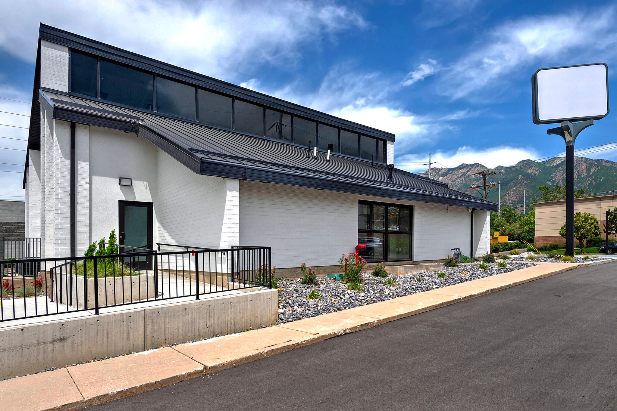 2277 Fort Union Blvd, Salt Lake City, UT à louer Photo intérieure– Image 1 sur 44