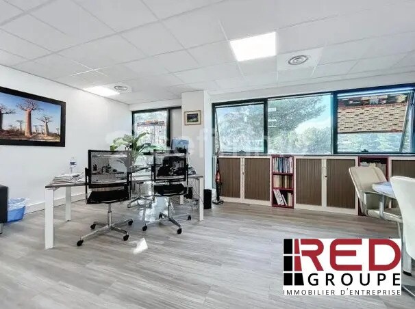 Bureau dans La Ciotat à louer - Photo de l’immeuble – Image 2 sur 4