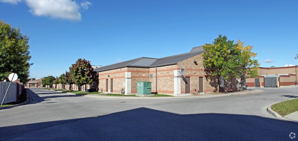 145 Kingston Rd E, Ajax, ON à louer - Photo de l’immeuble – Image 2 sur 4