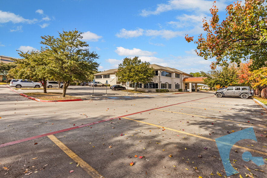 1601 Lancaster Dr, Grapevine, TX à louer - Photo de l’immeuble – Image 3 sur 23