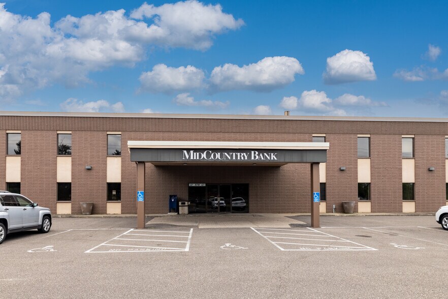 1310 E Highway 96, White Bear Lake, MN à vendre - Photo de l’immeuble – Image 3 sur 10
