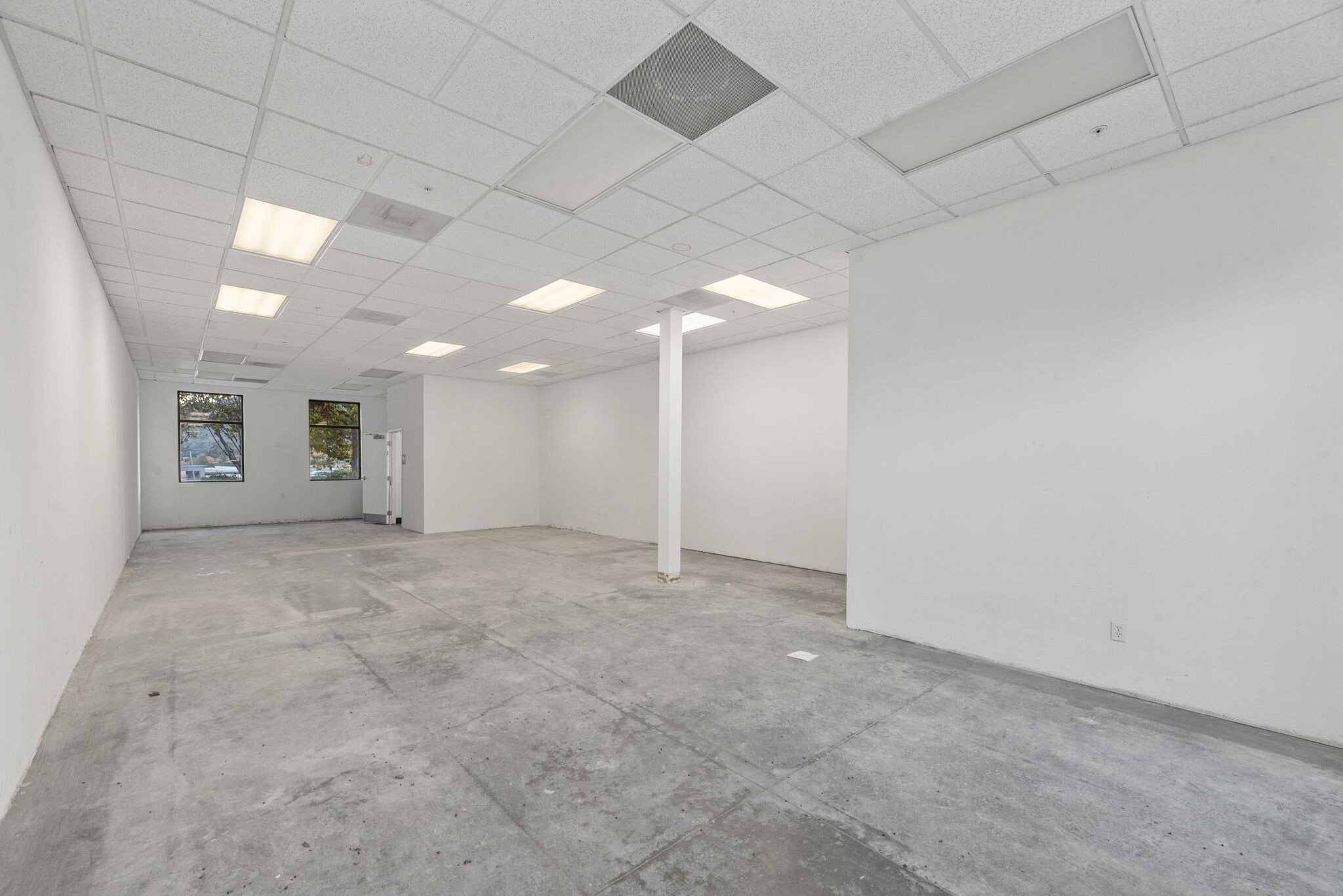 29105-29125 Canwood St, Agoura Hills, CA à louer Photo de l’immeuble– Image 1 sur 2