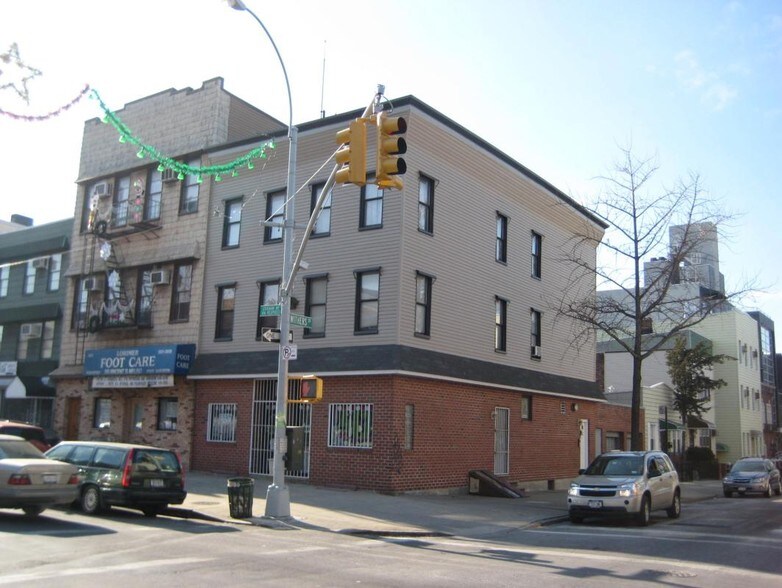 413 Graham Ave, Brooklyn, NY à louer - Photo de l’immeuble – Image 3 sur 5