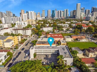 Plus de détails pour 750 SW 2nd St, Miami, FL - Logement à vendre