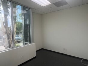 21182 Centre Pointe Pky, Santa Clarita, CA à louer Photo intérieure– Image 2 sur 6