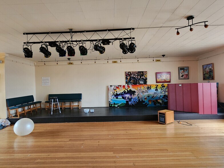 99 E 2nd St, Coquille, OR à vendre - Photo de l’immeuble – Image 2 sur 14