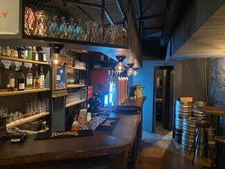 Plus de détails pour Local commercial à louer