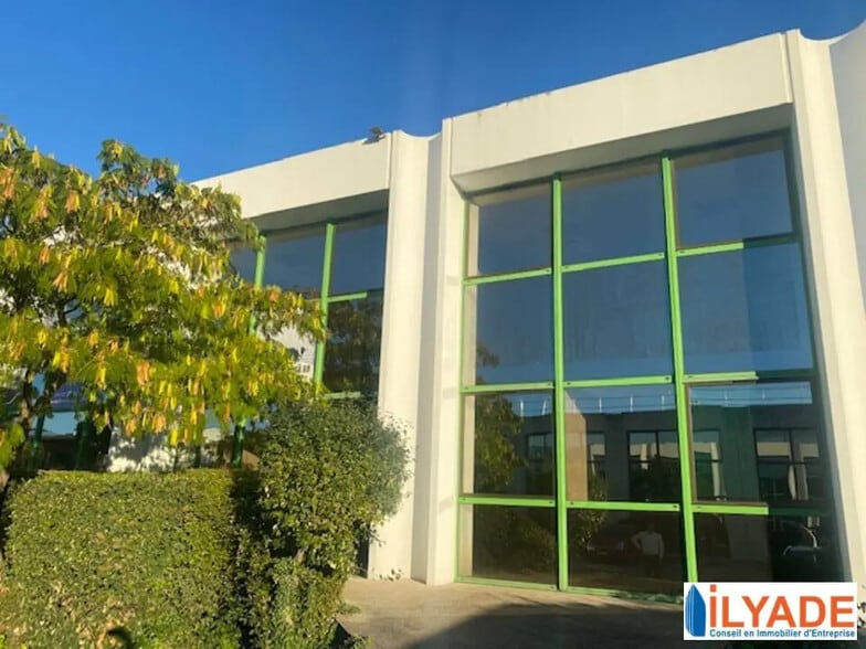 645 Rue Mayor De Montrichet, LES MILLES à vendre - Photo de l’immeuble – Image 2 sur 2