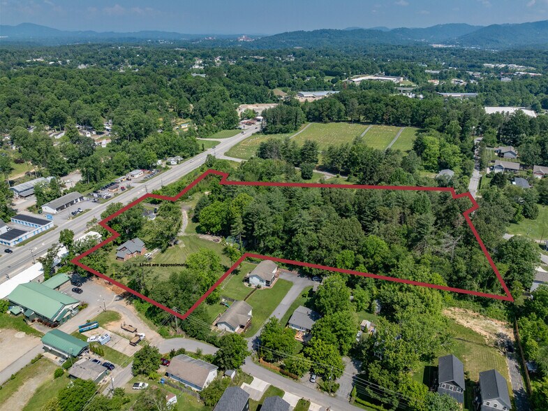 1116 Sweeten Creek Rd, Asheville, NC à louer - Photo de l’immeuble – Image 3 sur 7