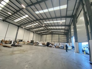 Leeside Rd, Londres à louer Photo intérieure– Image 1 sur 3