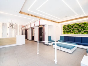 420 Kent Ave, Brooklyn, NY à louer Photo intérieure– Image 2 sur 14