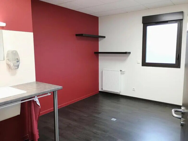 Médical dans Grenoble à louer - Photo de l’immeuble – Image 3 sur 18