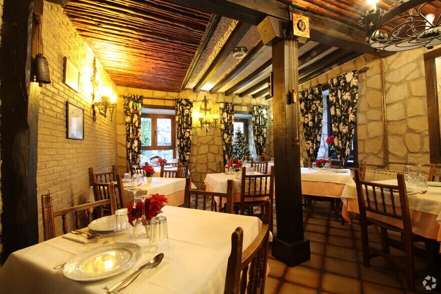 Immeuble residentiel dans Rascafría, Madrid à vendre - Photo de l’immeuble – Image 2 sur 5