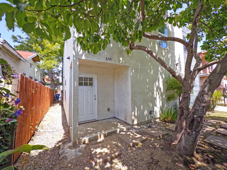 645 W 97th St, Los Angeles, CA à vendre - Photo de l’immeuble – Image 2 sur 12