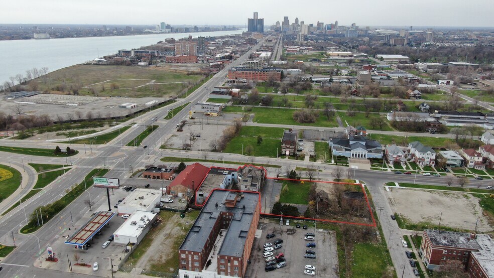 130 E Grand Blvd, Detroit, MI à vendre - Photo de l’immeuble – Image 2 sur 8