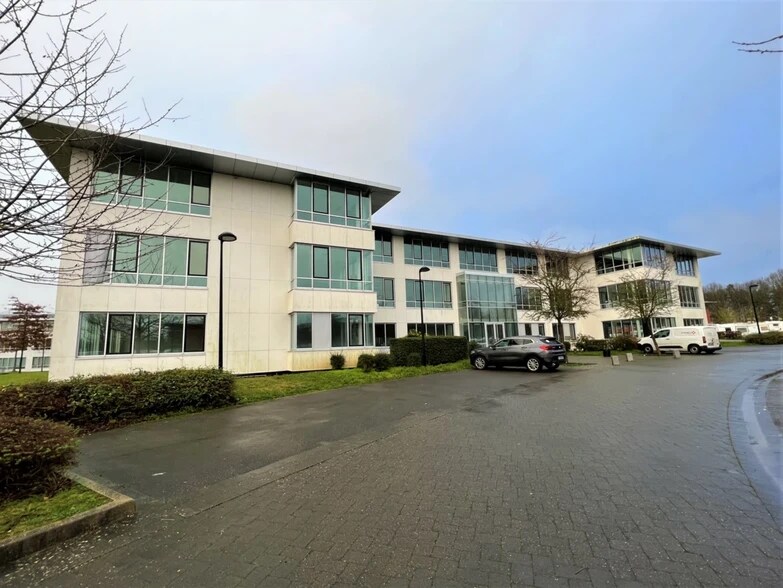 2 Rue René Caudron, Voisins-le-Bretonneux à louer - Photo de l’immeuble – Image 2 sur 4