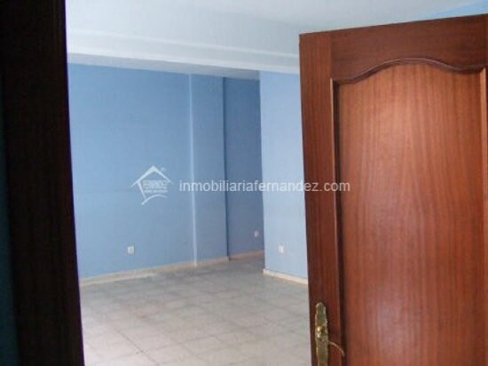 Local commercial dans Cáceres, Cáceres à louer - Photo de l’immeuble – Image 3 sur 8