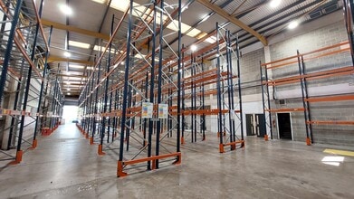 12-16 Tattersall Way, Chelmsford à louer Photo intérieure– Image 1 sur 3