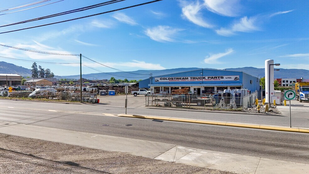 3240 48 Av, Vernon, BC à louer - Photo de l’immeuble – Image 3 sur 16