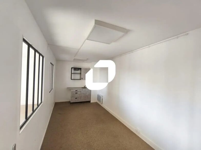 Bureau dans Joinville-le-Pont à louer - Photo de l’immeuble – Image 2 sur 5