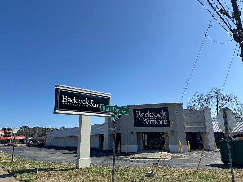 3318 Mercer University Dr, Macon-Bibb, GA à vendre - Photo de l’immeuble – Image 3 sur 3