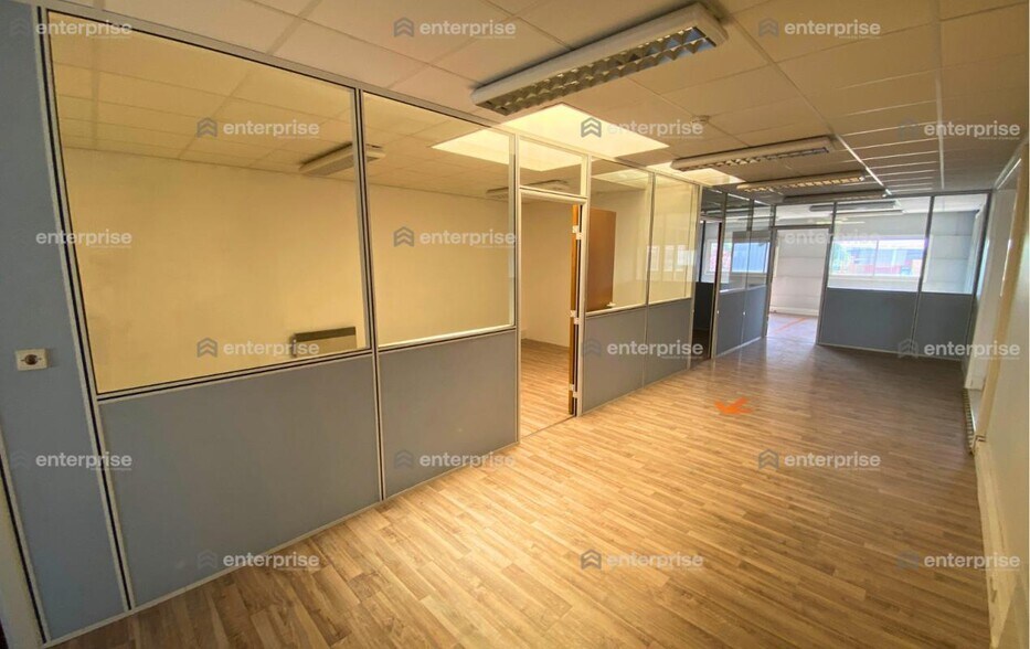 Bureau dans Compiègne à louer - Photo intérieure – Image 2 sur 6