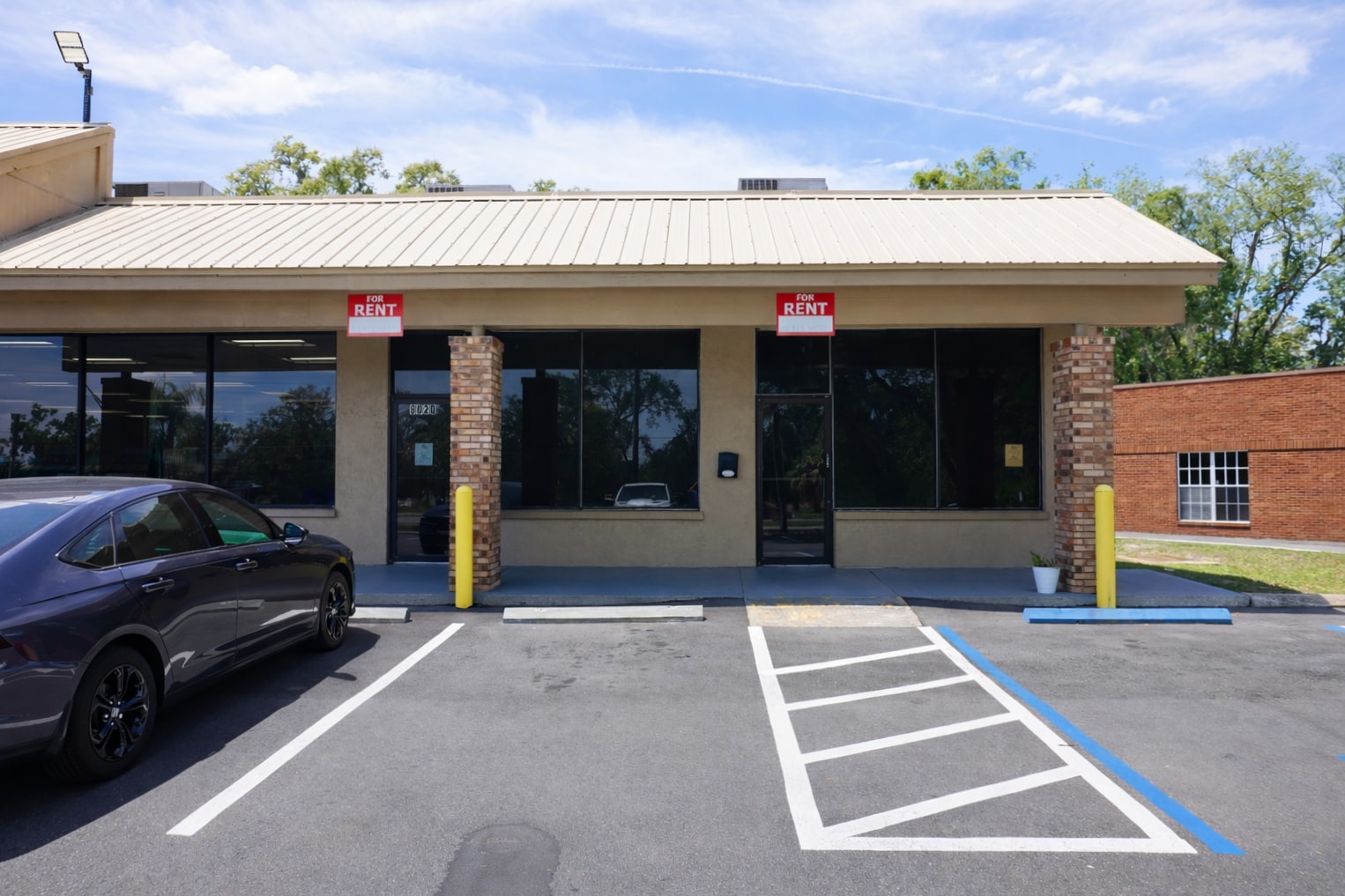 8010-8022 N 56th St, Tampa, FL à louer Photo de l’immeuble– Image 1 sur 4