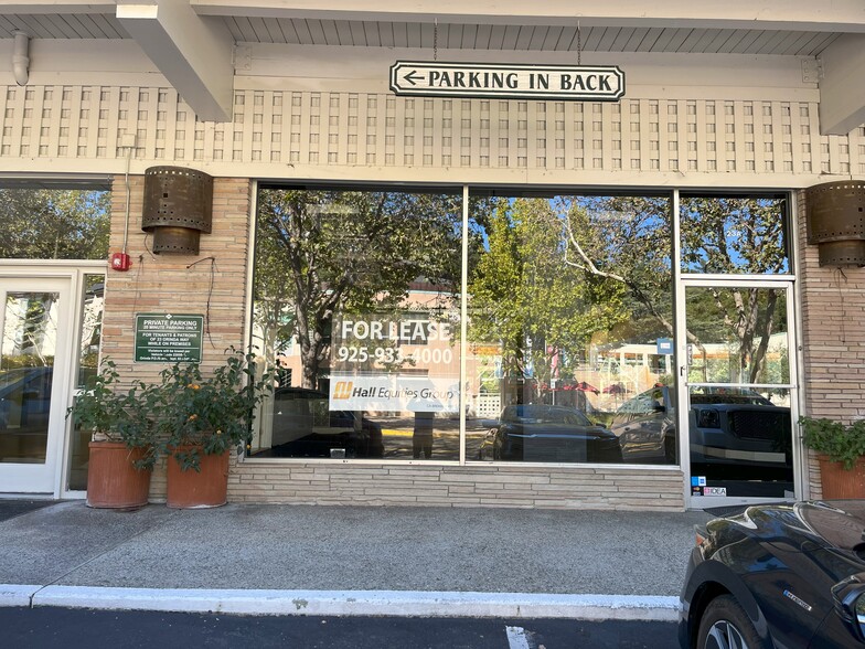 23 Orinda Way, Orinda, CA à louer - Photo de l’immeuble – Image 2 sur 8