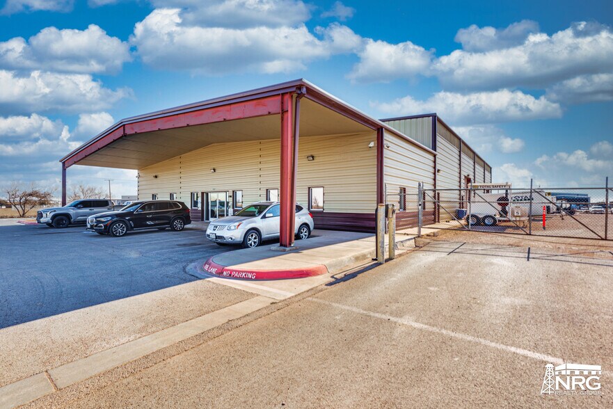 10001 Lindberg Dr, Midland, TX à louer - Photo de l’immeuble – Image 2 sur 12