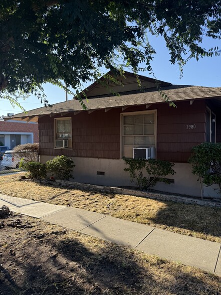 1980 N Ontario St, Burbank, CA à vendre - Photo de l’immeuble – Image 3 sur 16