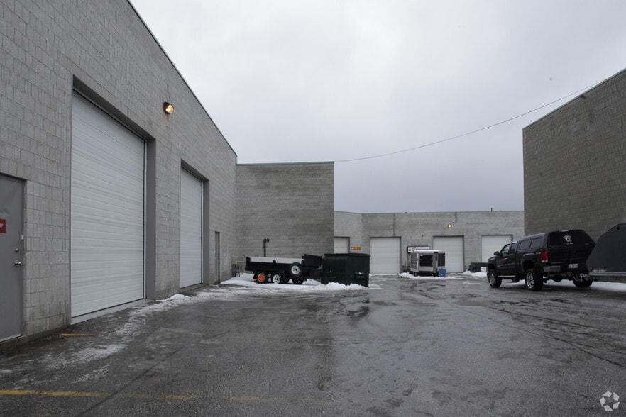 17075 Leslie St, Newmarket, ON à vendre - Photo de l’immeuble – Image 3 sur 3