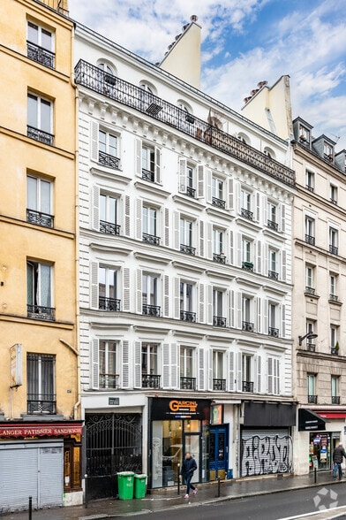 51 Rue Du Faubourg Saint-Martin, Paris à louer - Photo de l’immeuble – Image 2 sur 5
