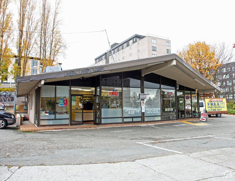 4100 Roosevelt Way NE, Seattle, WA à louer - Photo de l’immeuble – Image 2 sur 2