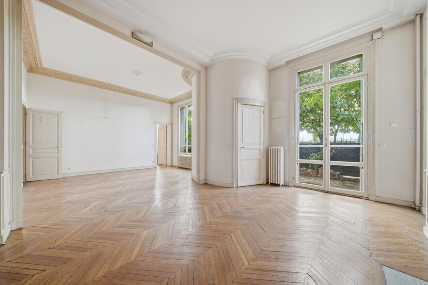 Immeuble residentiel dans Paris à vendre - Photo de l’immeuble – Image 2 sur 7