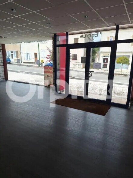 Local d'activités dans La Machine à vendre - Photo de l’immeuble – Image 2 sur 5