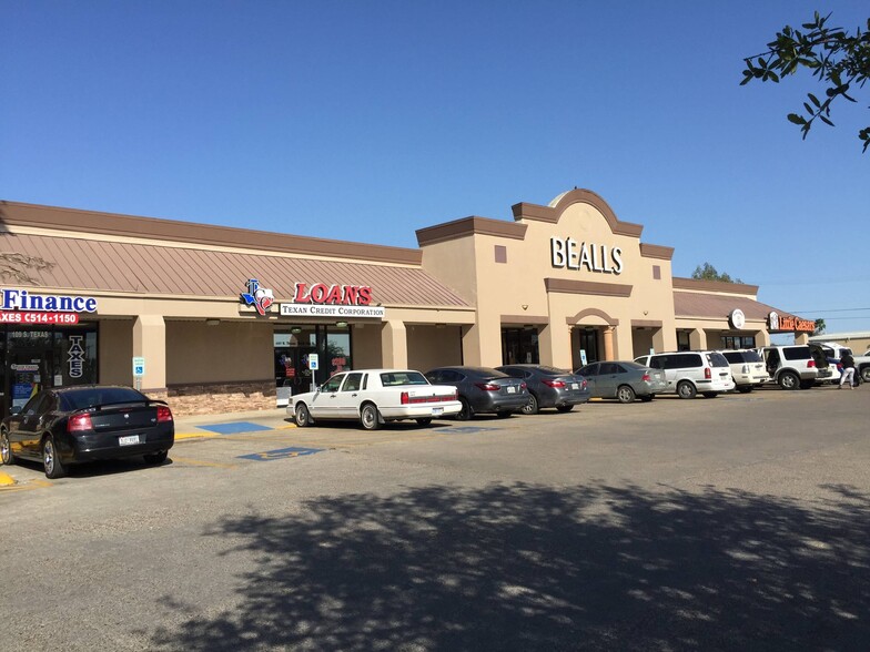 105 S Texas Ave, Mercedes, TX à louer - Photo de l’immeuble – Image 1 sur 1