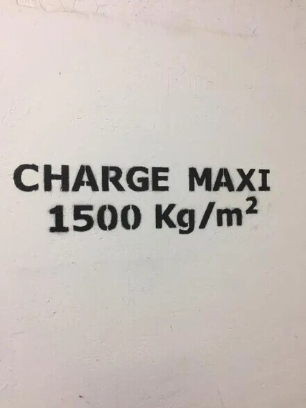 Industriel/Logistique dans Bezons à louer - Photo de l’immeuble – Image 3 sur 5