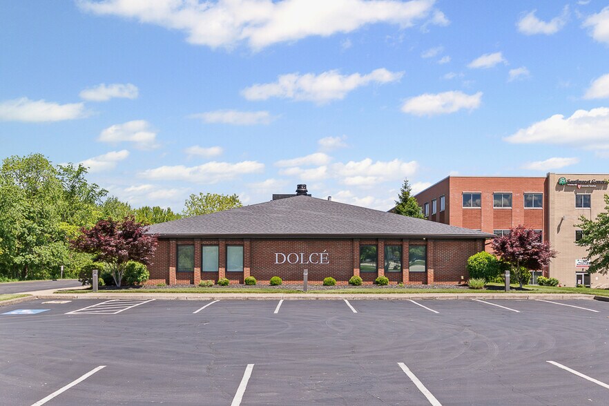 18820 Bagley Rd, Middleburg Heights, OH à vendre - Photo de l’immeuble – Image 2 sur 36
