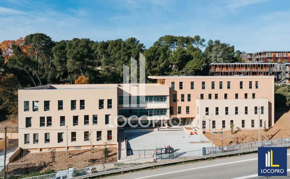 Bureau dans Aix-en-Provence à louer - Photo de l’immeuble – Image 1 sur 16
