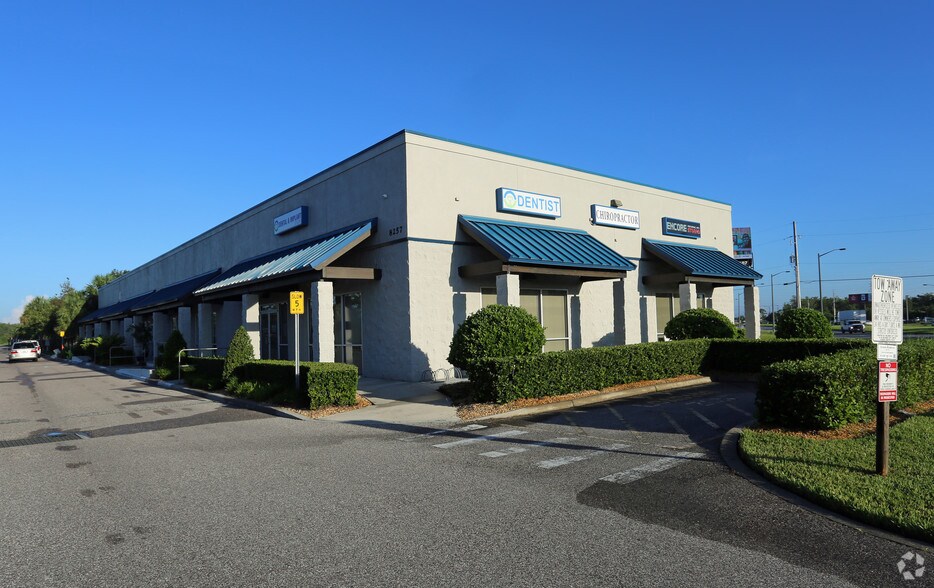 8257 Narcoossee Park Dr, Orlando, FL à louer - Photo principale – Image 1 sur 1