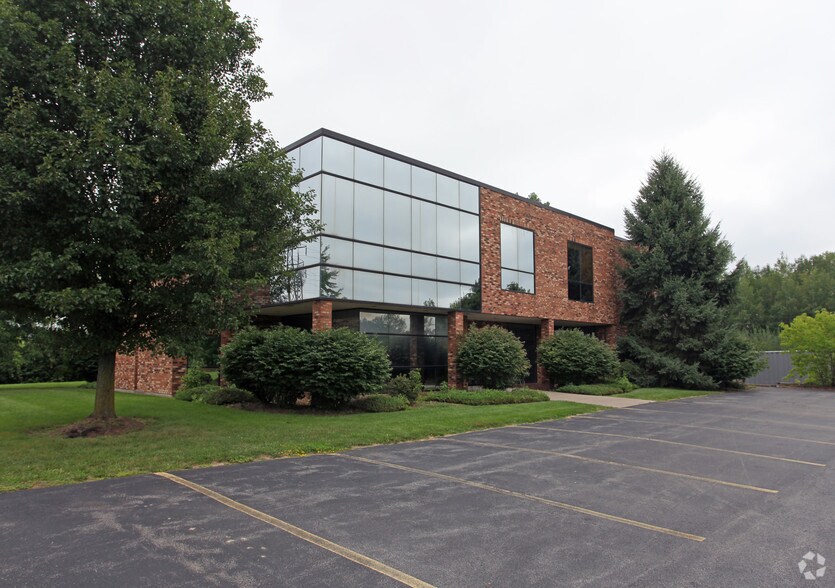 Woodard Industrial Park portefeuille de 3 biens à vendre sur LoopNet.fr - Photo de l’immeuble – Image 1 sur 14
