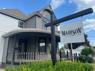 Plus de détails pour 210 N Madison St, Woodstock, IL - Local commercial à louer