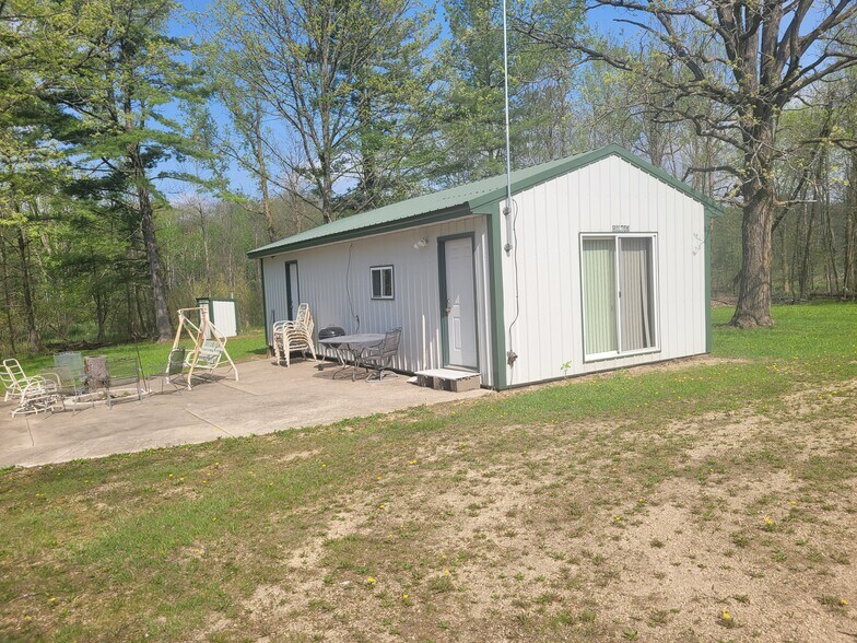 E8601 Blueberry rd, Bear Creek, WI à vendre - Photo principale – Image 1 sur 4