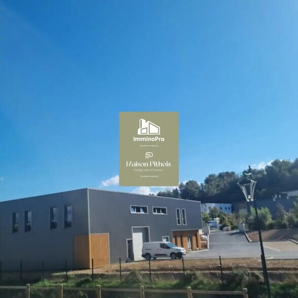 Local d’activités dans Saint-Estève-Janson à louer - Photo de l’immeuble – Image 1 sur 3