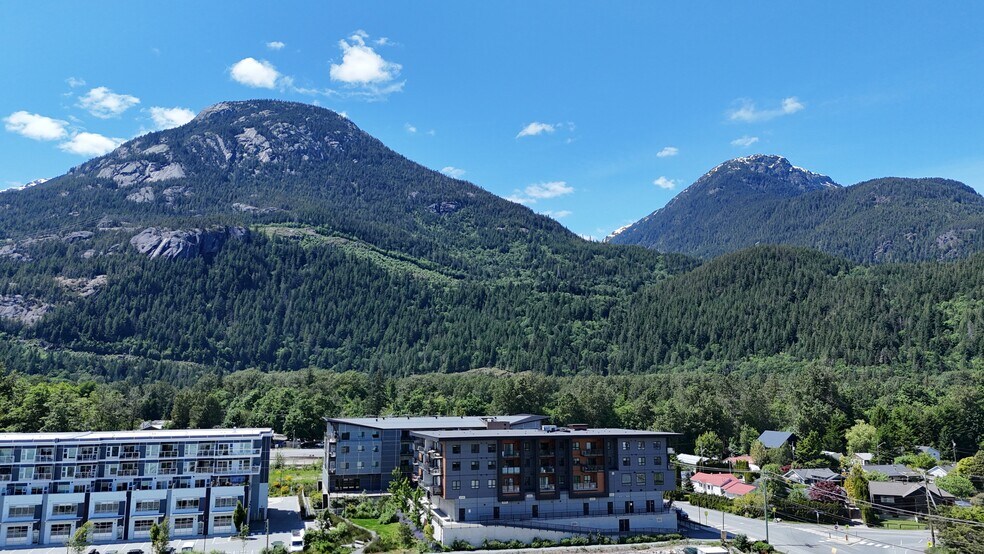 39666 Government Rd, Squamish, BC à vendre - Photo de l’immeuble – Image 3 sur 16