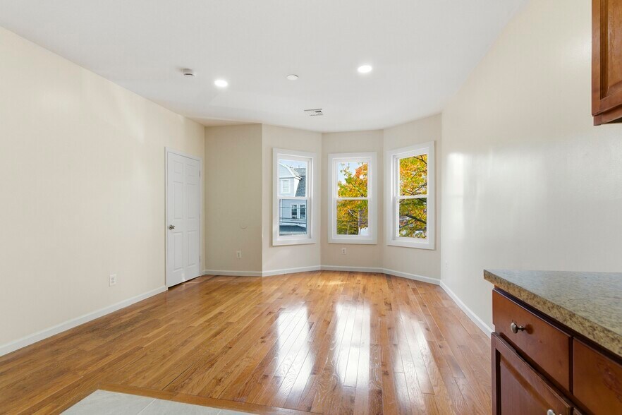 265 S 8th St, Newark, NJ à vendre - Photo de l’immeuble – Image 3 sur 27