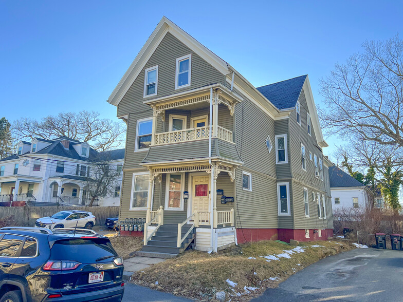 127 Newbury St, Brockton, MA à vendre - Photo de l’immeuble – Image 3 sur 14