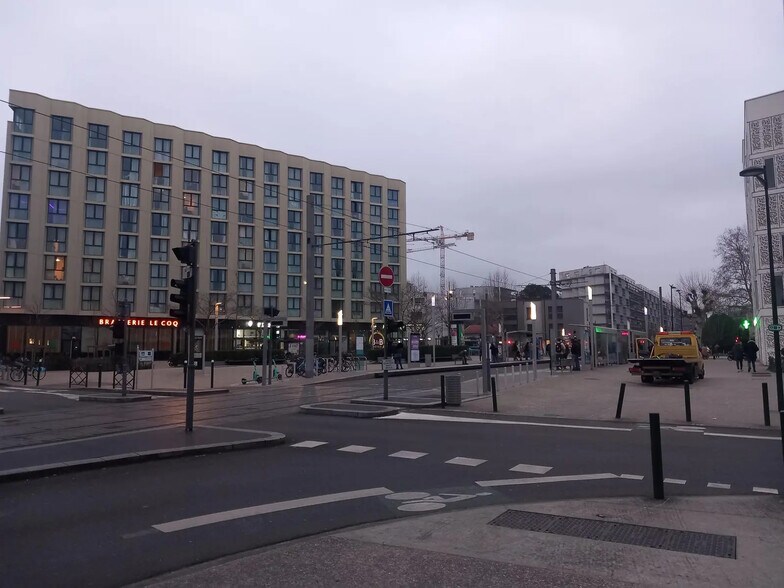 28 Avenue Robert Schuman, Bègles à vendre - Photo de l’immeuble – Image 2 sur 8