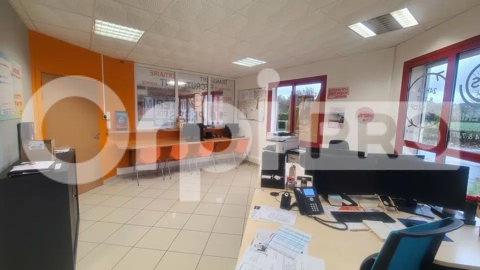 Bureau dans Brasles à louer - Photo intérieure – Image 3 sur 5